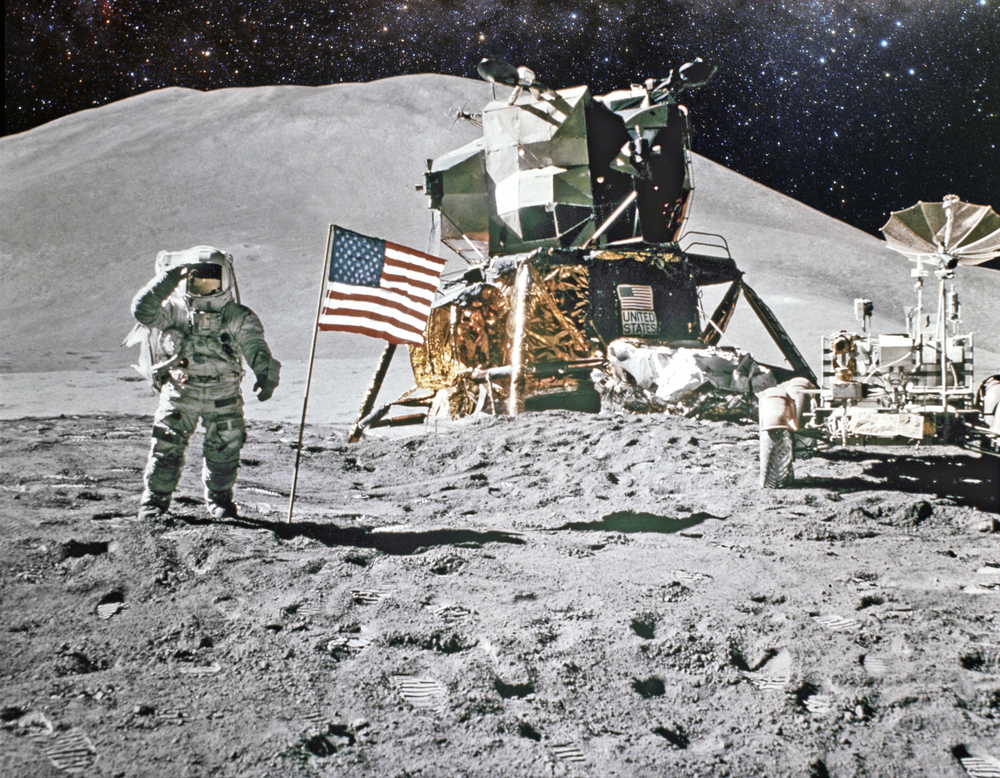 neil_armstrong_un_ayda_yc3bcrc3bcyc3bcc59fc3bc-1